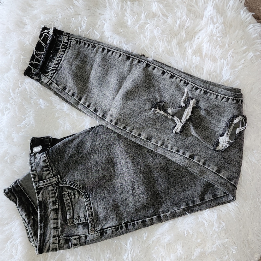 EUC, Cotton On Women's The Ripped Skinny 7/8 Black Distressed Jeans, Size 6